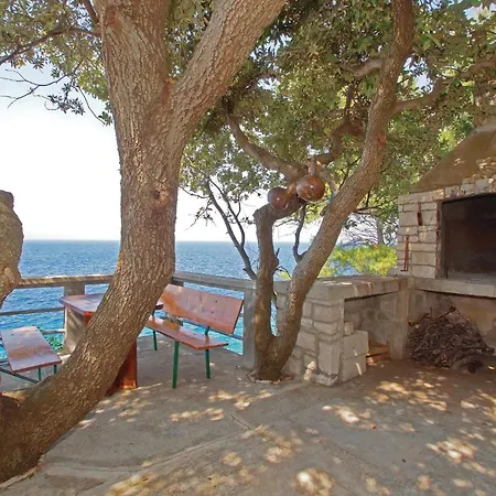 Beautiful In Crnja Luka With Wifi Hébergement de vacances Vela Luka