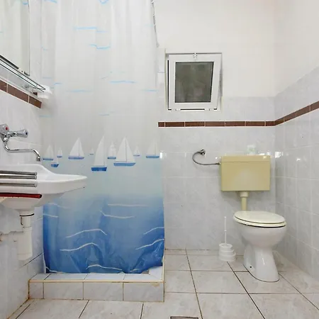 Borova Bb * 尼亚卢卡